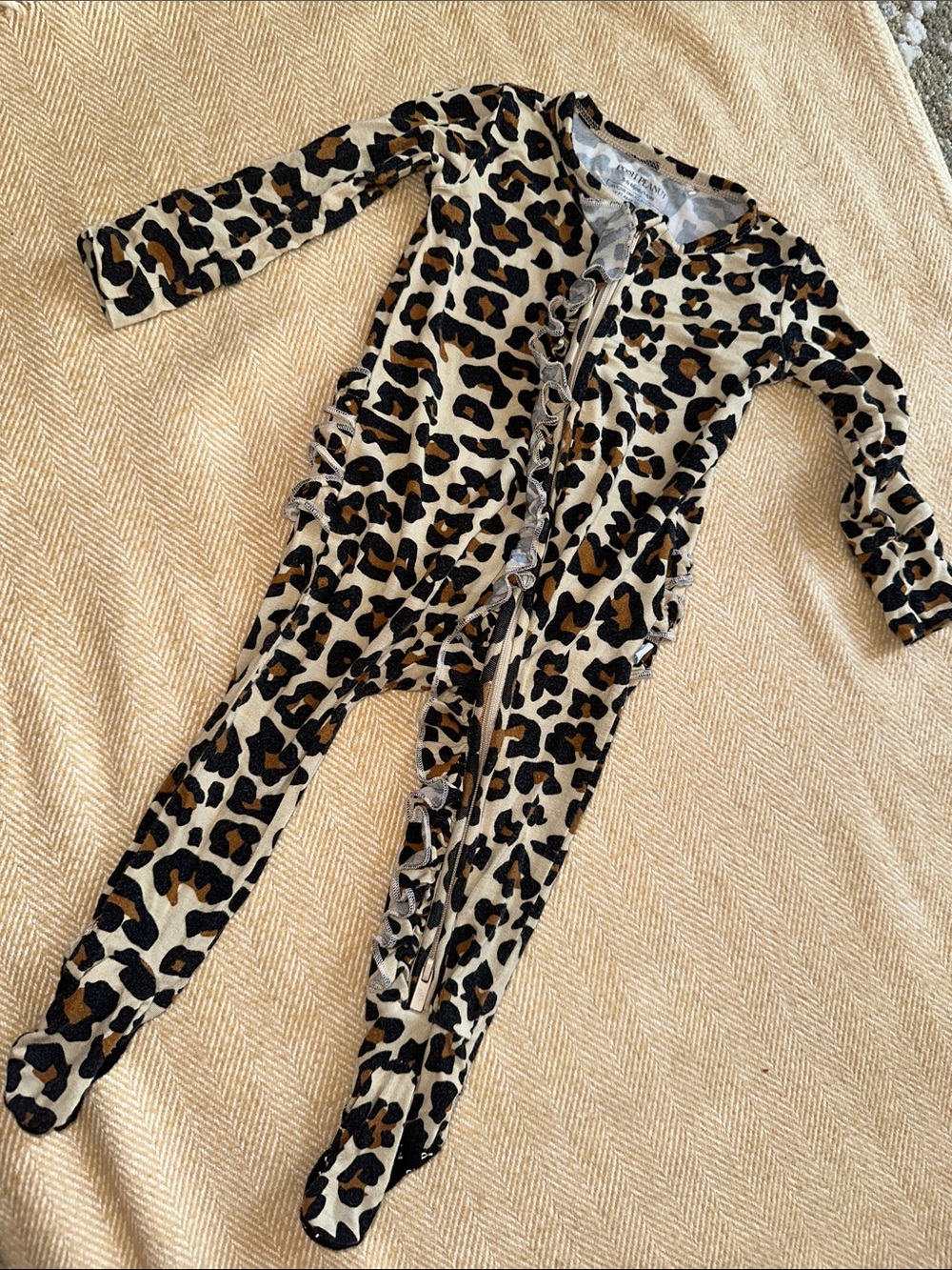 POSH PEANUT bamboo zipper footie 3-6m